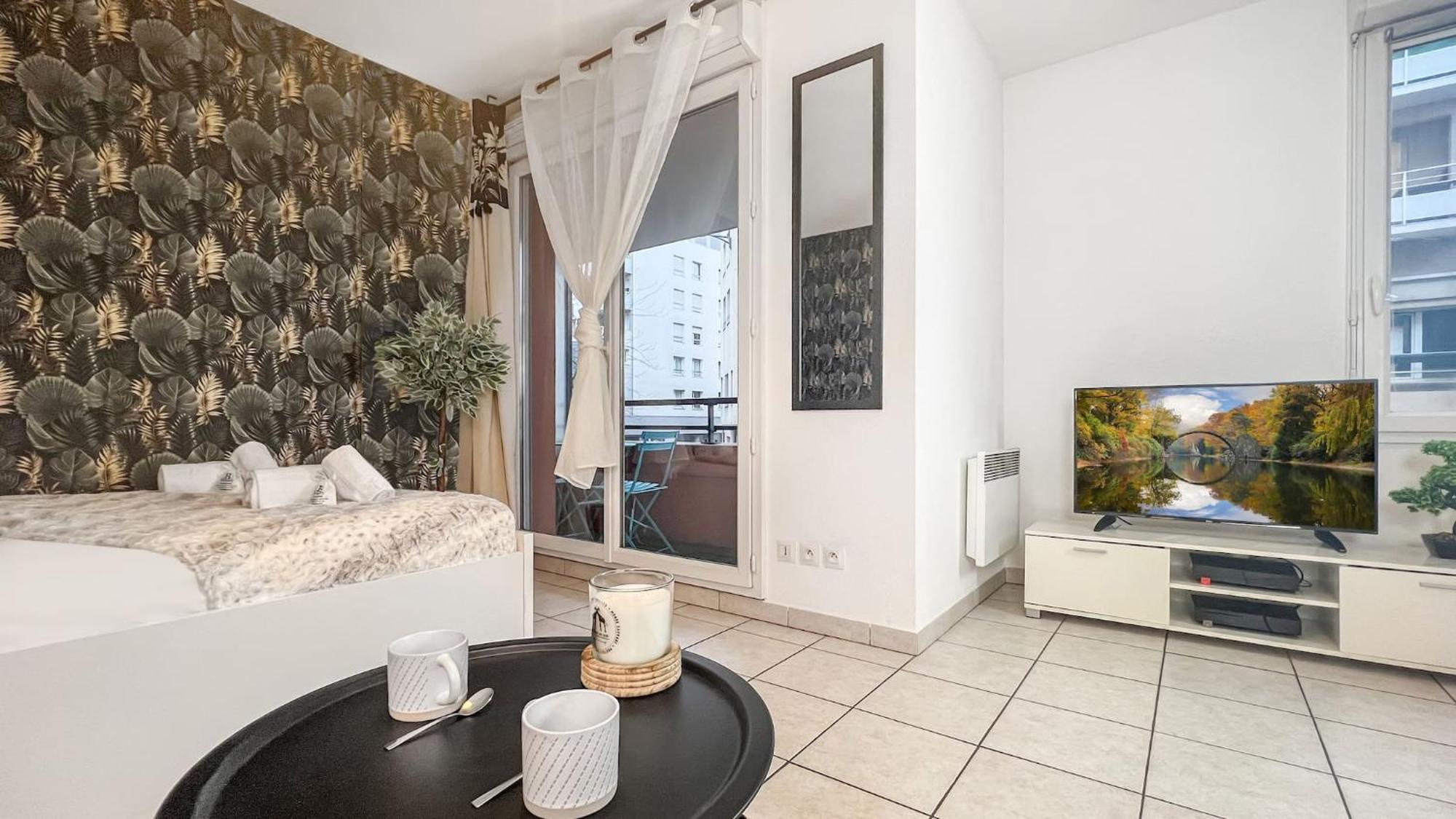 Homey Wild - Proche Gare Et Tram - Proche Centre - Balcon Prive - Parking Prive - Wifi Gratuit Annemasse Esterno foto